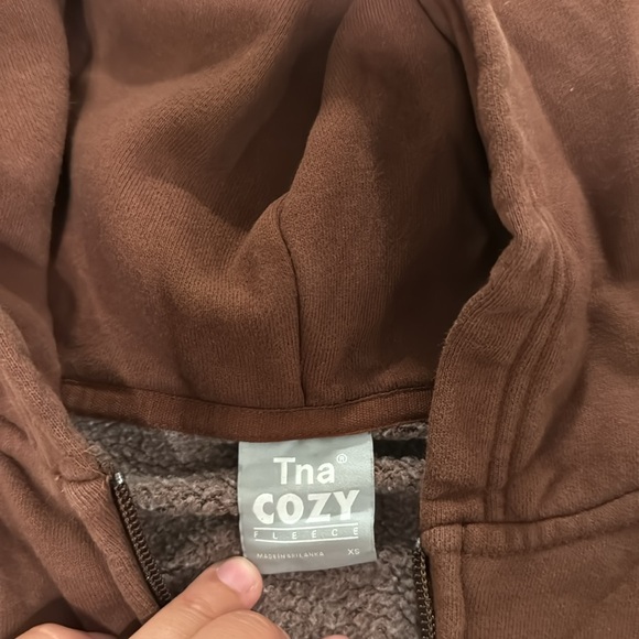 Aritzia- Zip up sweater - Picture 2 of 2